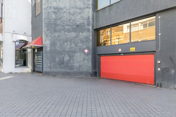 Foto - Te koop: Dit instapklare gerenoveerde 2 slaapkamer appartement uit 2017 met energielabel A in centrum Heerlen.